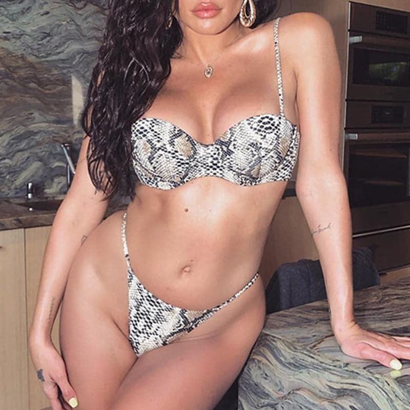 Biquíni Meia Taça Animal Print - Moda Praia você encontra na Sua Boutique por apenas  ! Com Frete Grátis para todo Brasil, podendo parcelar em até 10X Sem Juros! Alé,m disso ganhe 10% OFF no PIX! 